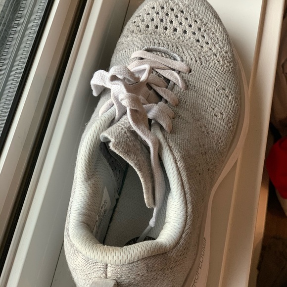 APL lululemon runners size 7 - Picture 1 of 4
